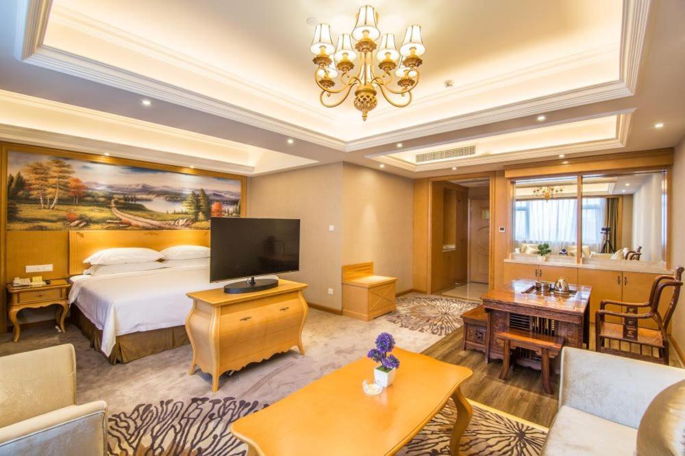 Vienna Hotel Foshan Airport Exterior foto