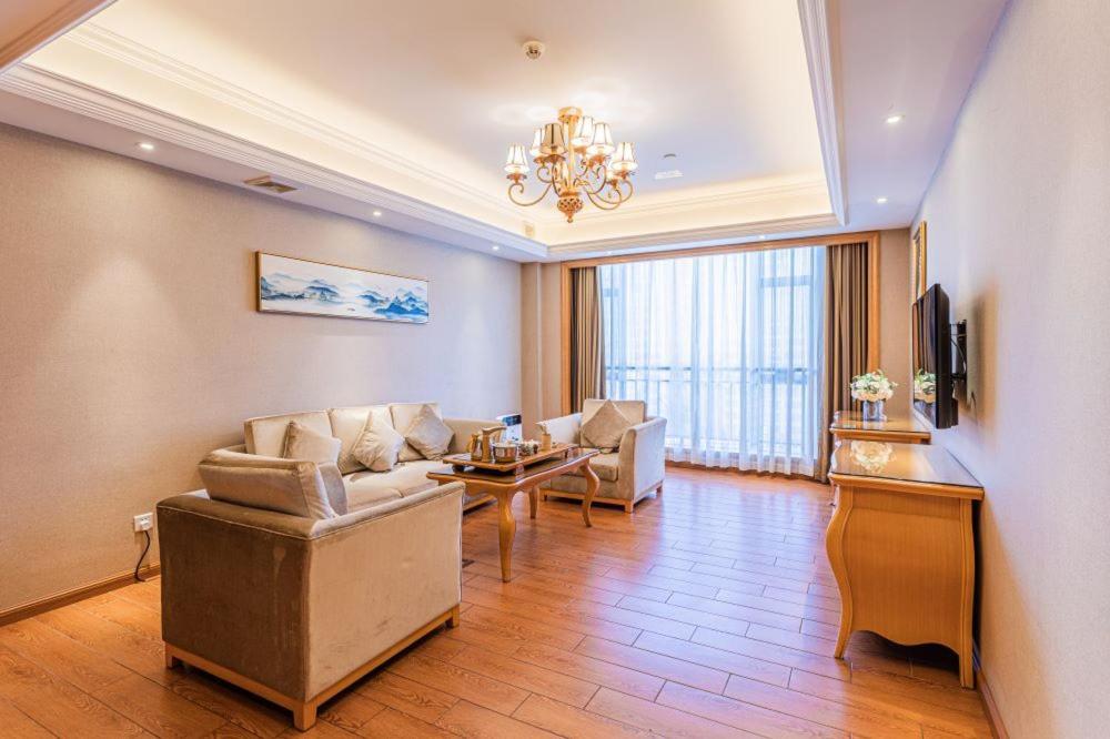 Vienna Hotel Foshan Airport Exterior foto